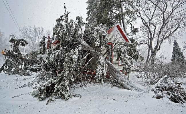 अमेरिका में ‘बम’ चक्रवात, कोलोरैडो में आपातकाल की घोषणा, लाखों अंधेरे में