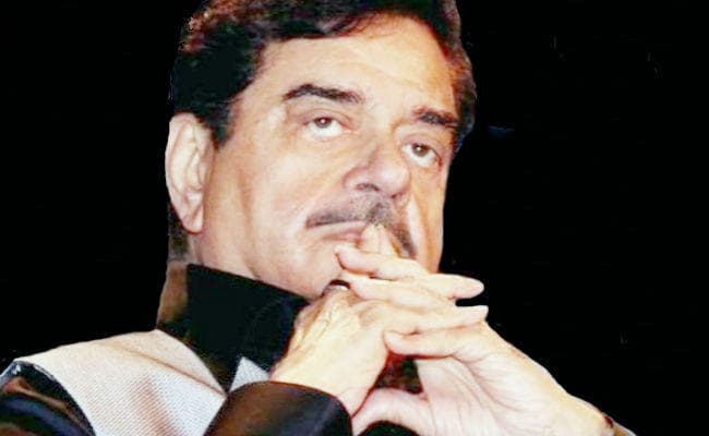 Lok Sabha Election 2019 : भाजपा के शत्रु ने दिये पार्टी छोड़ने के संकेत, कहा- मोहब्बत करनेवाले कम ना होंगें, तेरी महफिल में...