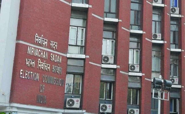 जम्मू-कश्मीर में विस चुनाव : नर्वाचन आयोग ने राज्य के अधिकारियों के साथ की चर्चा