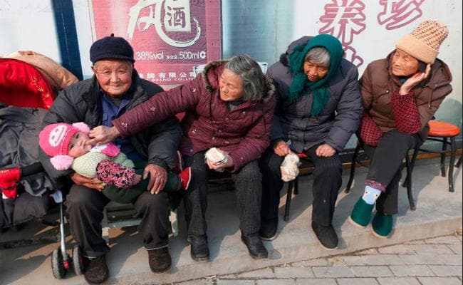 Ageing China: चीन में 42 करोड़ लोग 60 साल से ज्यादा उम्रदराज