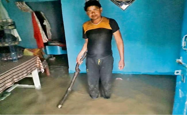 बेमौसम बारिश व ओलावृष्टि से जनजीवन अस्त-व्यस्त