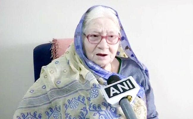 मधुबनी की गोदावरी दत्ता को राष्ट्रपति ने दिया पद्म्रश्री पुरस्कार, पुरस्कार मिलते ही खड़े होकर ताली बजाने लगे लोग