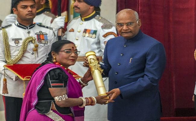 तीजन बाई और अनिल कुमार नाइक को राष्ट्रपति ने प्रदान किया पद्म विभूषण