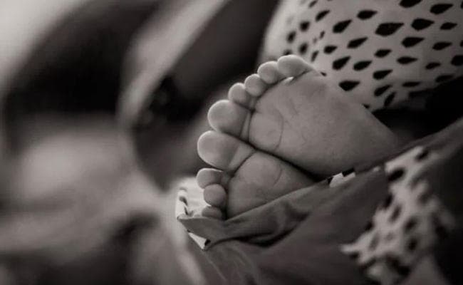 प. चंपारण : .....जब दफनाने के दौरान जी उठा नवजात बच्चा, करने लगा हरकत