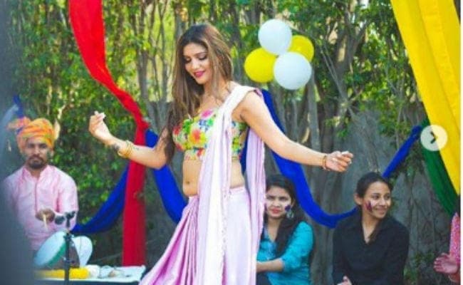 VIDEO: हरियाणवी डांसर सपना चौधरी के साथ ऐसे मनायें होली