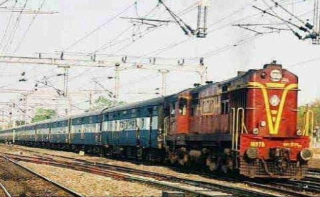 सहारनपुर में चेन्नई एक्सप्रेस में लूटपाट, एक यात्री की मां का अस्थि कलश भी ले गये बदमाश