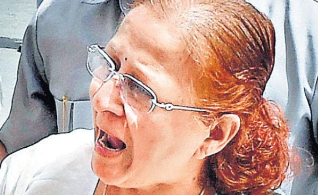 तीन दशकों से अजेय सुमित्रा ताई की राह नहीं है आसान