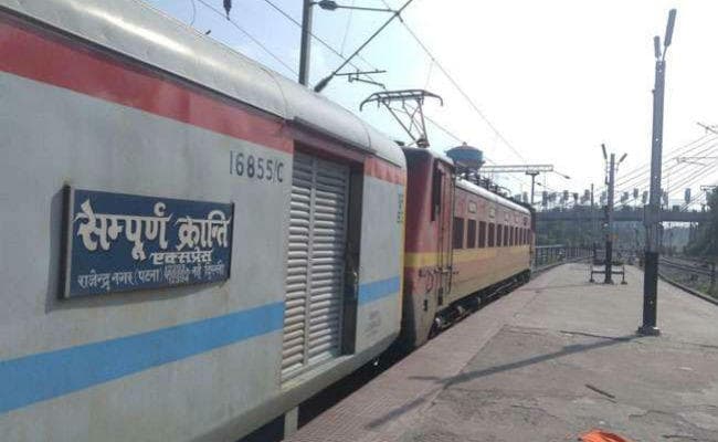 पटना राजधानी और संपूर्ण क्रांति एक्सप्रेस का परिचालन बहाल, रात आठ बजे होगी दिल्ली को रवाना