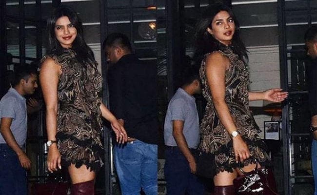 OMG! प्रियंका चोपड़ा की इस ड्रेस की कीमत सुनकर उड़ जायेंगे होश