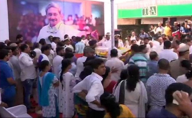 गोवा के CM पर्रिकर के अंतिम संस्कार के पहले कांग्रेस का सरकार बनाने का दावा ठोंकने पर भाजपा ने बोला हमला, कहा…