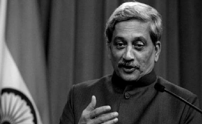 पर्रिकर के निधन का शोक, विधवाओं ने मथुरा में नहीं खेली होली