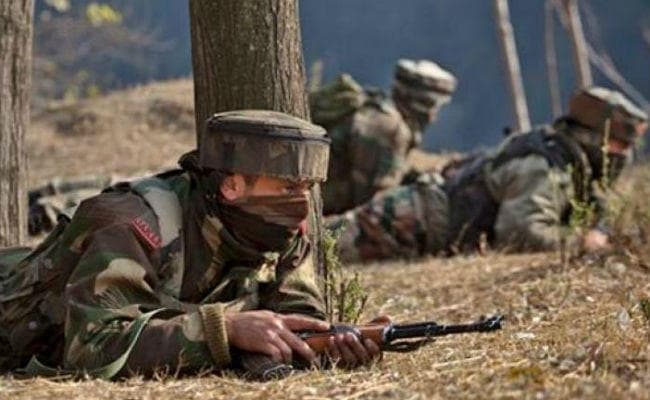 पाकिस्तान की ओर से की जा रही गोलाबारी में एक जवान शहीद, चार अन्य घायल