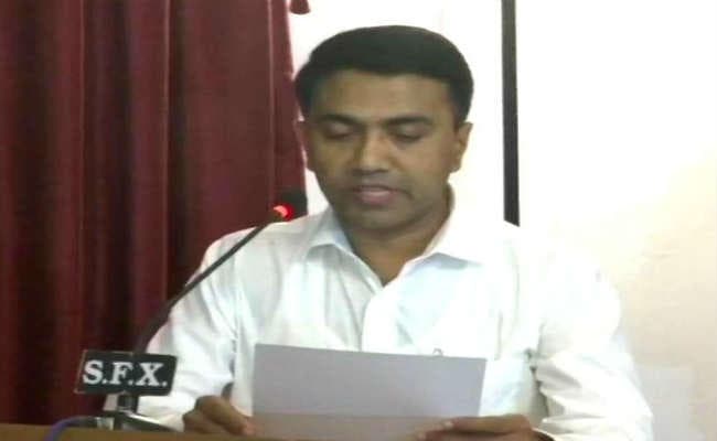 गोवा के नये सीएम बने प्रमोद सावंत, सुदिन और सरदेसाई समेत 11 विधायकों ने भी ली मंत्री पद की शपथ