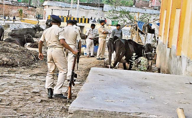 रांची : सलामी देने पहुंचे पुलिसकर्मी, लेकिन आदेश नहीं मिलने से नहीं मिल सका राजकीय सम्मान