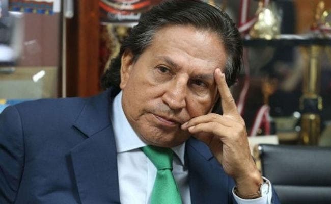 सार्वजनिक रूप से शराब पीने पर पेरू के पूर्व राष्ट्रपति गिरफ्तार