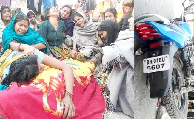 महिला की मौत के बाद ग्रामीणों का फूटा गुस्सा, शव के साथ जाम की सड़क, शराब तस्कर की बाइक से महिला हुई थी घायल