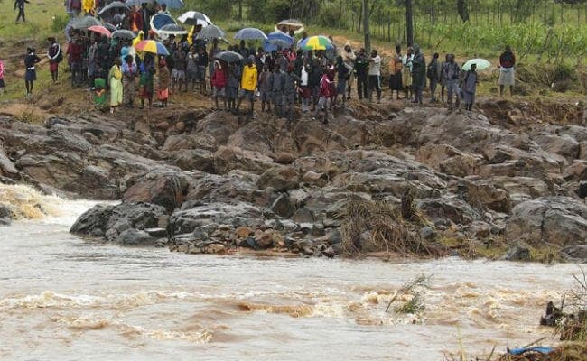 चक्रवात इडाई ने जिम्बाब्वे में ली 300 लोगों की जान