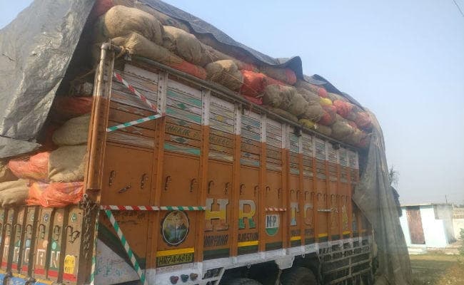 4 सौ किलो गांजा से लदी ट्रक जब्त, ओडिशा से हरियाणा बड़े पैमाने पर हो रही थी तस्करी