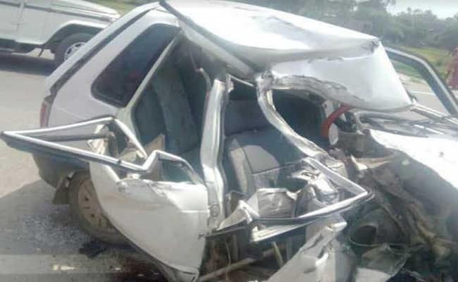 सड़क हादसा में वार्ड पार्षद समेत दो की मौत, पांच घायल