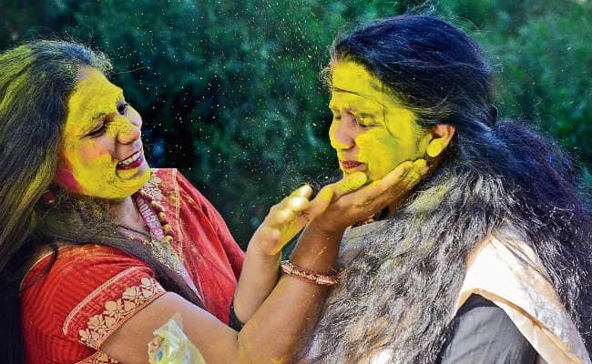 होली आज, खेलने से पहले करें ये उपाय, बरतें सावधानियां, बच्चों को बताएं गुड और बैड टच के बारे, कहीं रंग में न पड़ जाये भंग