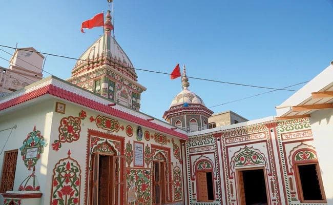 हिन्दुओं के लिए मंदिर या सामुदायिक हॉल बनाएगा पाकिस्तान