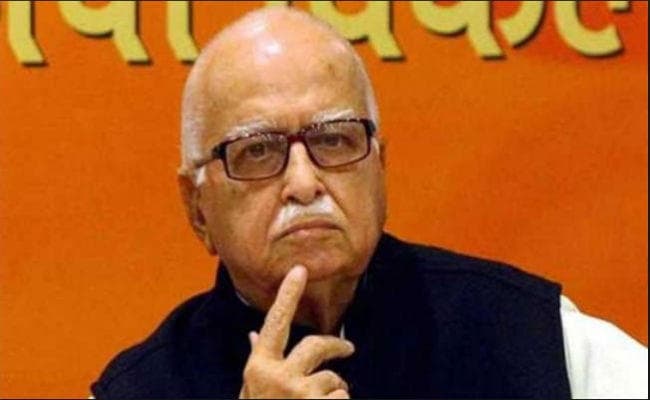 LK Advani का लोकसभा टिकट कटने पर कांग्रेस का तंज : बुजुर्गों का आदर नहीं करते PM Modi