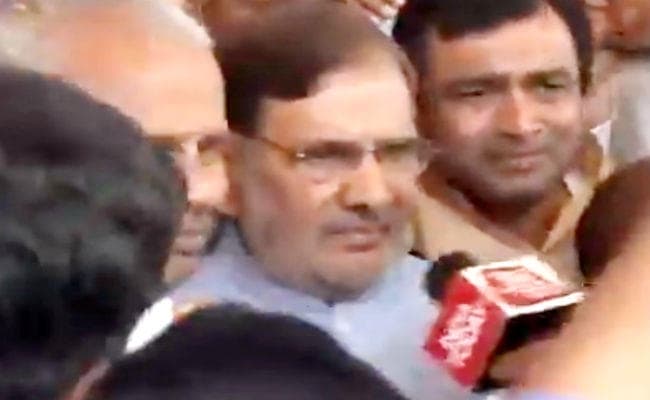 महागठबंधन में सीट शेयरिंग पर आज शाम को होगा एलान, शरद यादव पटना पहुंचे, कहा...