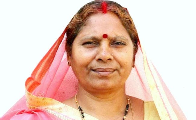 नाबालिग से रेप के सजायाफ्ता राजबल्लभ की पत्नी विभा देवी को RJD ने बनाया नवादा से प्रत्याशी, लोजपा से होगा मुकाबला