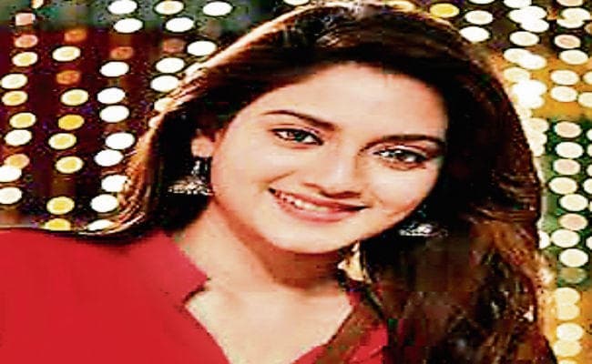 पश्चिम बंगाल लोकसभा चुनाव में ग्लैमर का तड़का