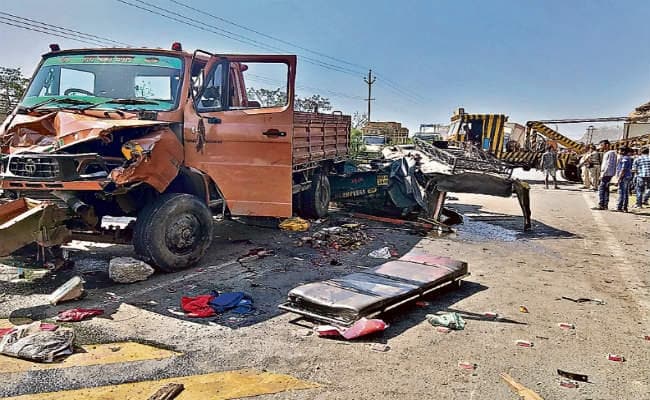 पिछले 48 घंटे में हुई सड़क दुर्घटना में 20 लोगों की मौत, 47 घायल