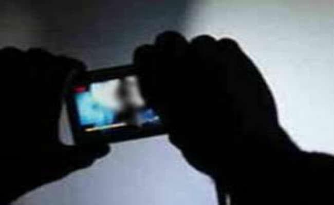 बिहार: मुजफ्फरपुर में किशोरी का अश्लील वीडियो वायरल, कुकर्म में एक रिश्तेदार भी शामिल, पांच नामजद