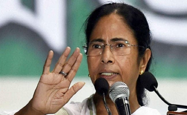 एक बार फिर कांग्रेस से ”अलग” हुई तृणमूल, लोगो से हटाया नाम