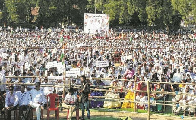 राहुल के इंतजार में बेकाबू हुई भीड़