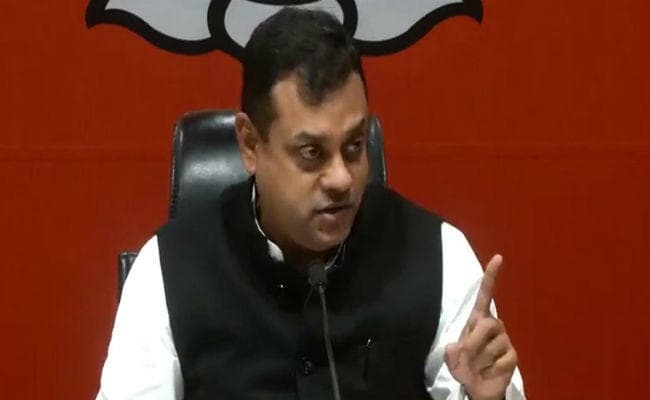 भाजपा का सवाल: गांधी परिवार कोई काम नहीं करता, तो उनके पास करोड़ों कैसे?