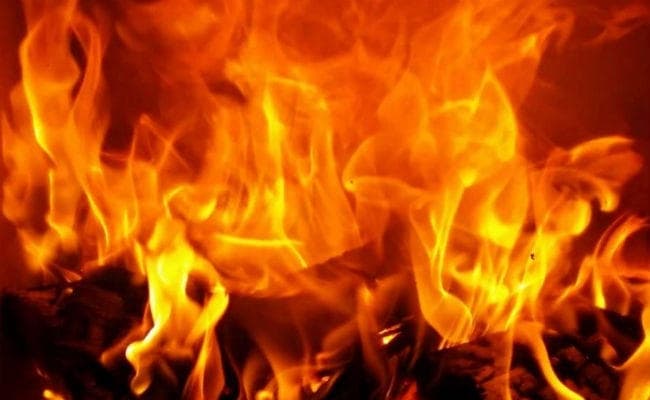 कैलिफोर्निया की मस्जिद में आग, न्यूजीलैंड हमले का उल्लेख करने वाला पत्र मिला