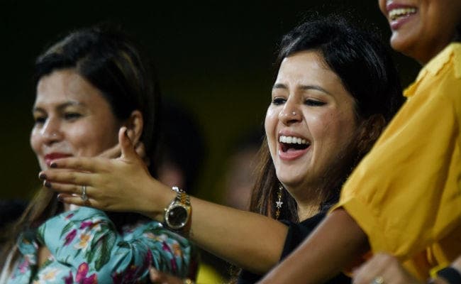 जब धौनी ने विराट टीम को रौंदा तो, ऐसा था पत्नी साक्षी का रियेक्शन