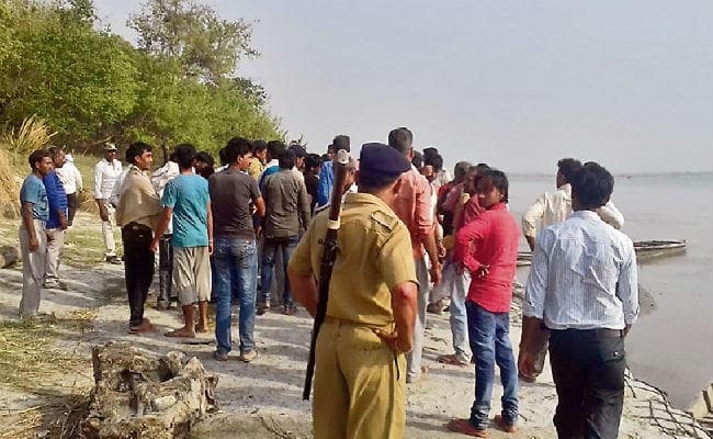 पूचं : गंडक नदी में डूबे तीन युवक, दो लापता