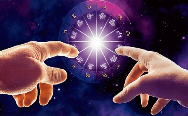 बाबा के दरबार में पहुंचने लगी नेताओं की सवारी, जीत के लिए शुभ मुहूर्त का सहारा