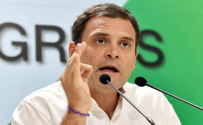 राहुल गांधी के वादे की नयी बात: 72 हजार सालाना घर की महिलाओं के खाते में जाएंगे