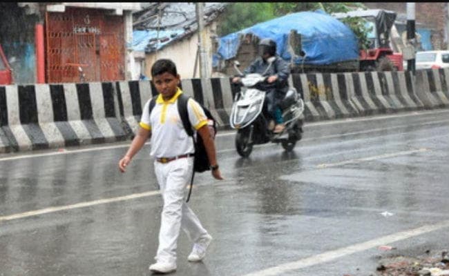 झारखंड पर साइक्लोनिक सरकुलेशन का असर, रांची समेत राज्य के कई हिस्सों में आज भी बारिश के आसार