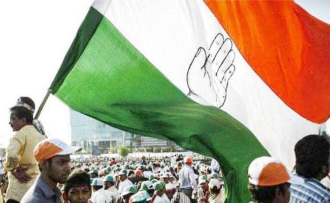 ये क्या! टिकट नहीं मिला तो MLA ने उठवा लीं कांग्रेस दफ्तर से 300 कुर्सियां