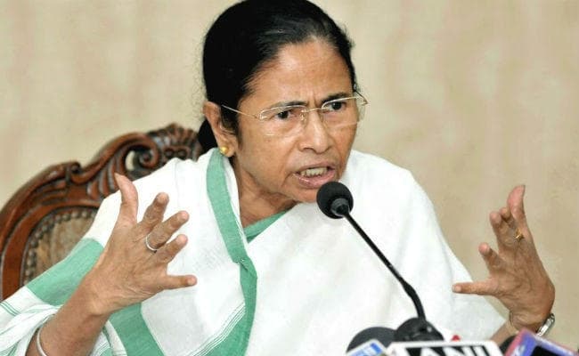 ममता की पार्टी TMC में मचेगी भगदड़, 100 MLA BJP में जायेंगे, जानें किस नेता ने किया दावा