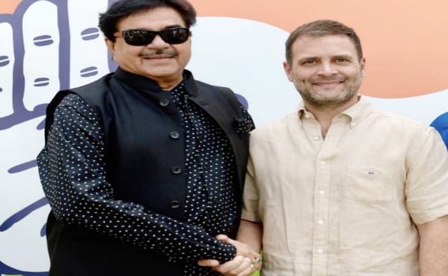 नवरात्रि में कांग्रेस का हाथ थामेंगे भाजपा के ”शत्रु”, खुद को बताया नेहरू-गांधी परिवार का हिमायती और समर्थक, कहा…
