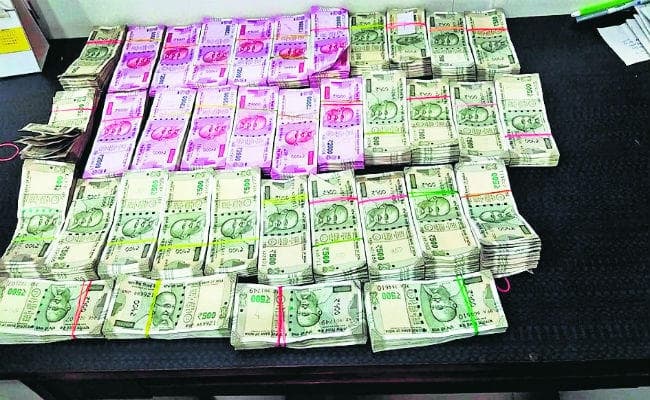 बड़ाबाजार से 35 लाख नकदी के साथ एक गिरफ्तार