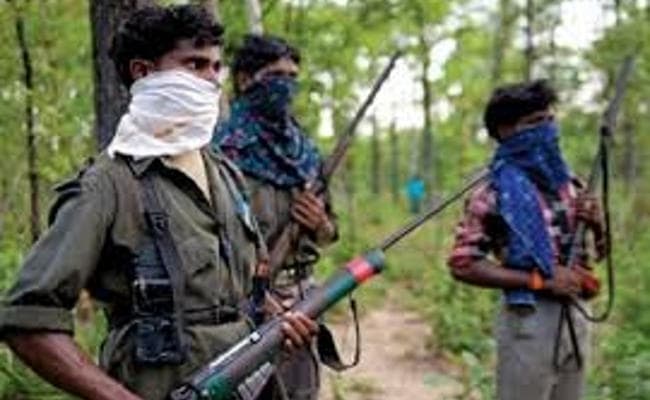 Bihar : औरंगाबाद में नक्सलियों ने वाहनों को जलाया