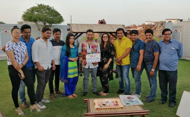 खेसारी लाल यादव के बाद अब निरहुआ कहेंगे ''ठीक है''