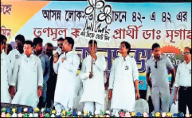 देश में जुमलावाद सरकार चल रही है: अभिषेक