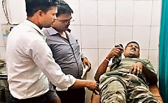 रांची : भाजयुमो के नेताओं ने भाजपा कार्यालय में सिपाही को पीटा