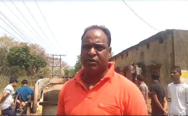 गोमो : सड़क निर्माण की गुणवत्ता पर उठाया सवाल तो मिली केस में फंसाने की धमकी