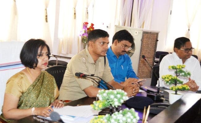 ईवीएम-वीवीपैट का राजनीतिक दलों के समक्ष किया गया फस्ट रैंडमाइजेशन